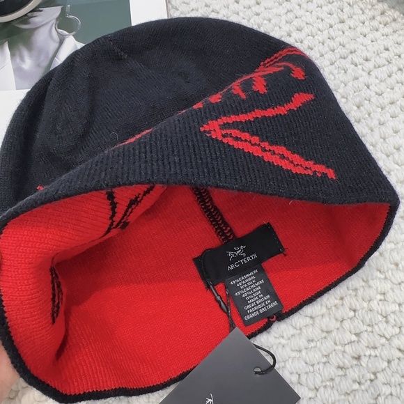 Arc'teryx Knit Hat - Picture 2 of 5